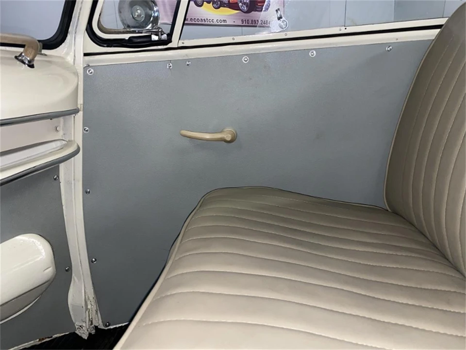 1973 Volkswagen Bay-Window Bus - Image 30 of 31