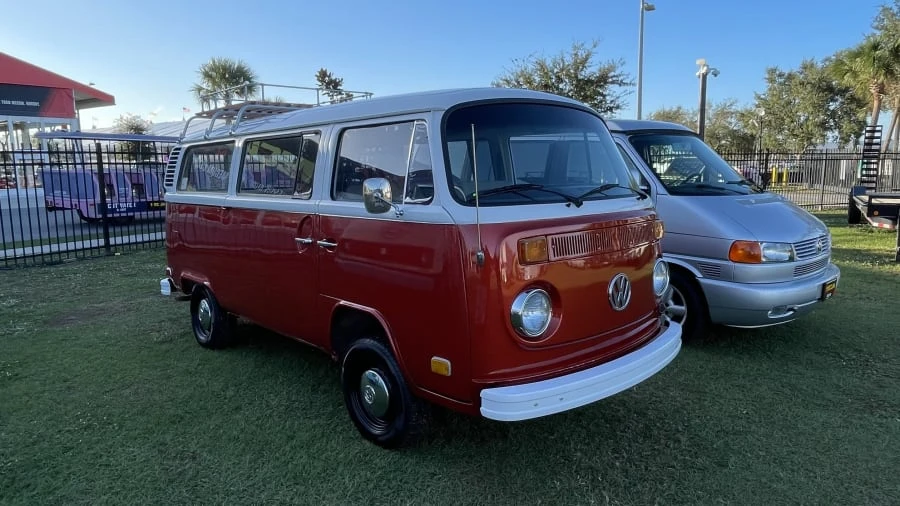 1973 Volkswagen Bay-Window Bus - Image 17 of 17