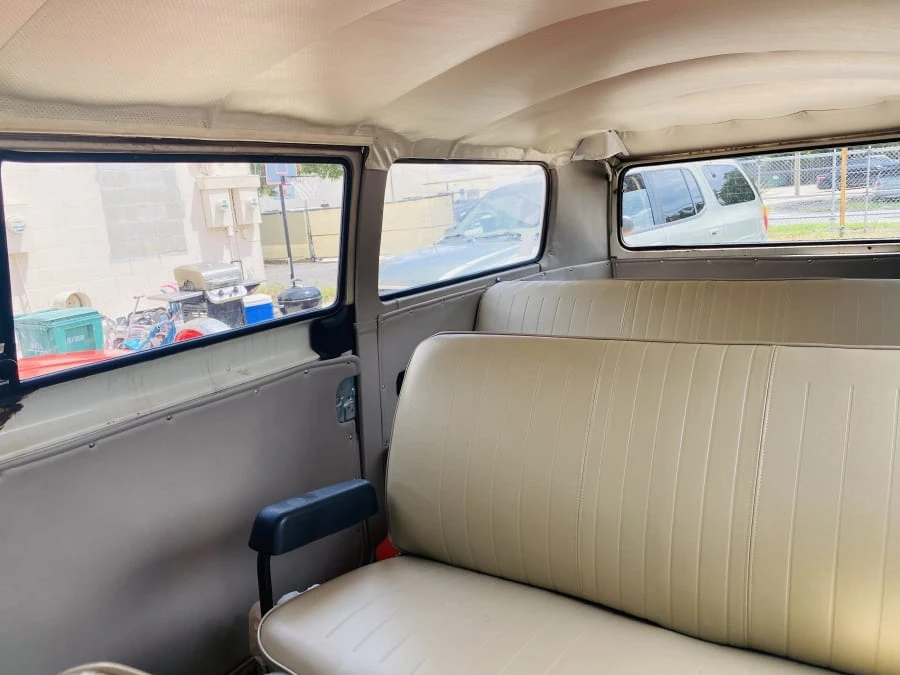 1973 Volkswagen Bay-Window Bus - Image 6 of 17