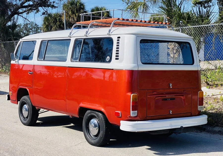 1973 Volkswagen Bay-Window Bus - Image 3 of 17