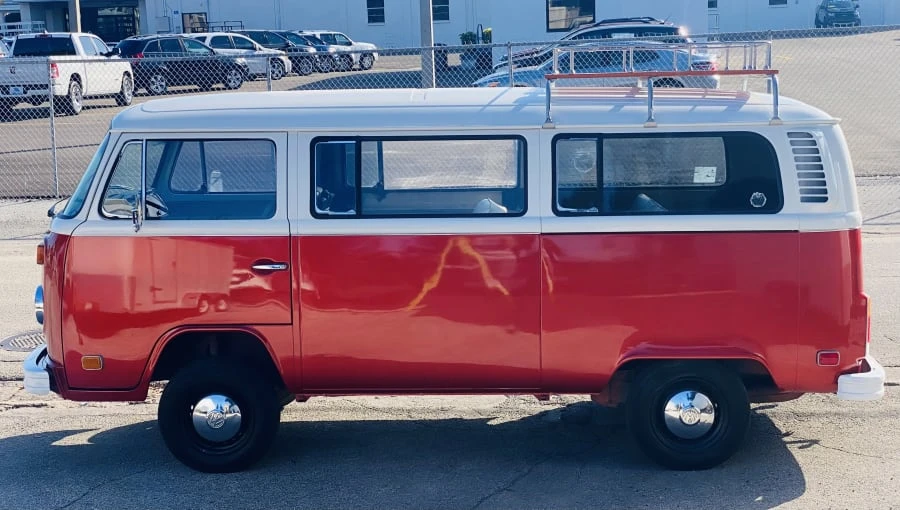1973 Volkswagen Bay-Window Bus - Image 2 of 17
