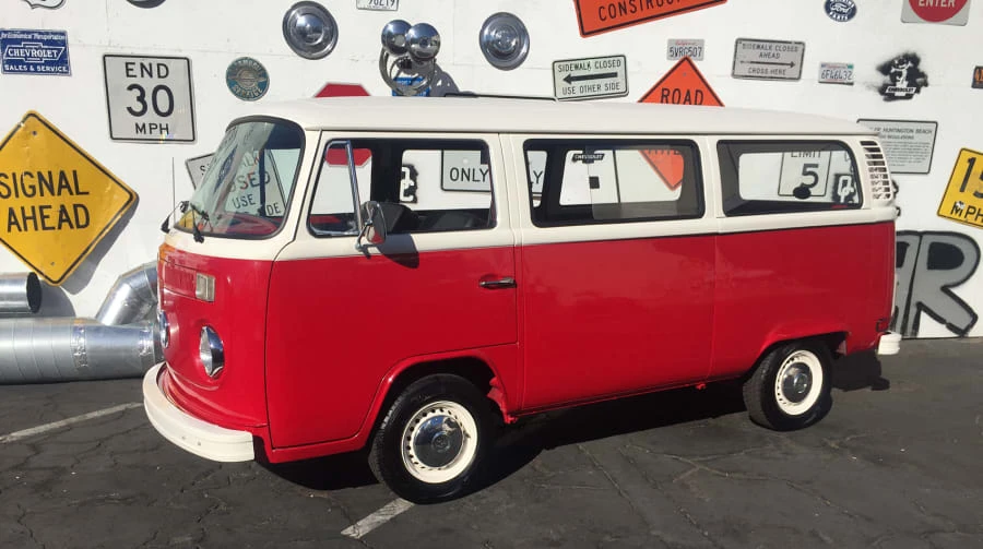 1973 Volkswagen Bay-Window Bus - Image 2 of 9