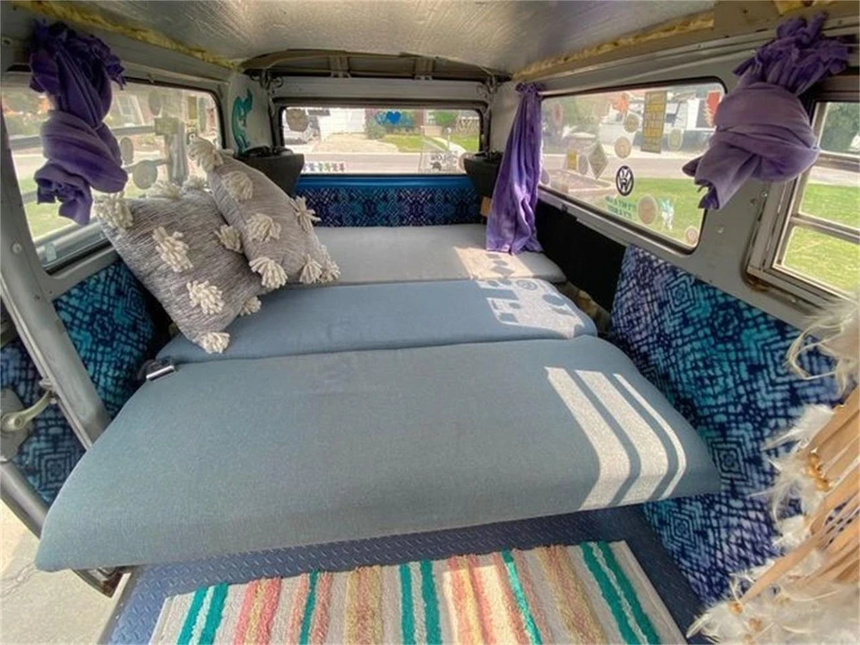 1973 Volkswagen Bay-Window Bus - Image 10 of 17