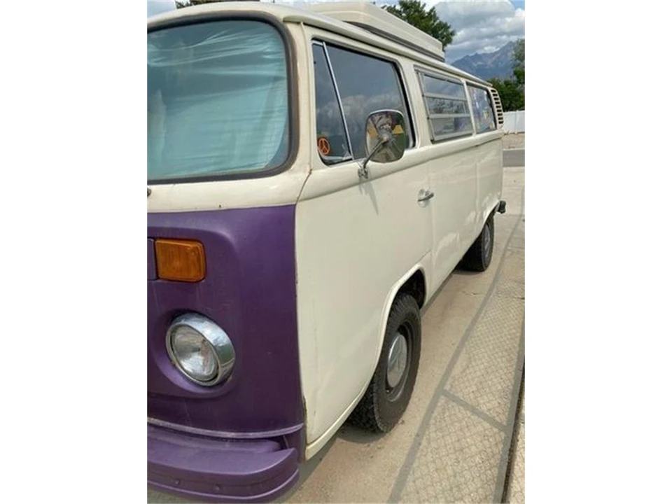 1973 Volkswagen Bay-Window Bus - Image 16 of 17