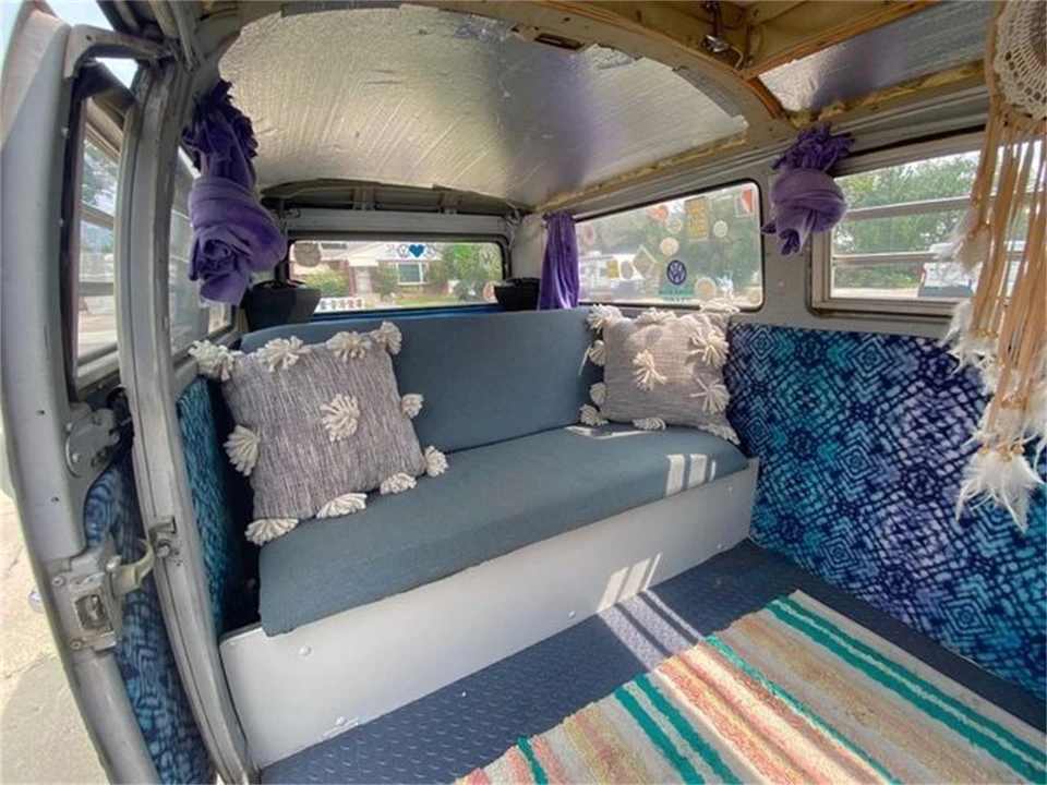 1973 Volkswagen Bay-Window Bus - Image 6 of 17