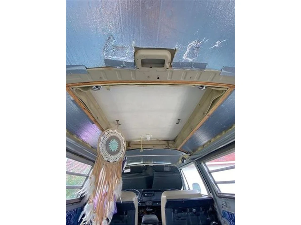 1973 Volkswagen Bay-Window Bus - Image 8 of 17