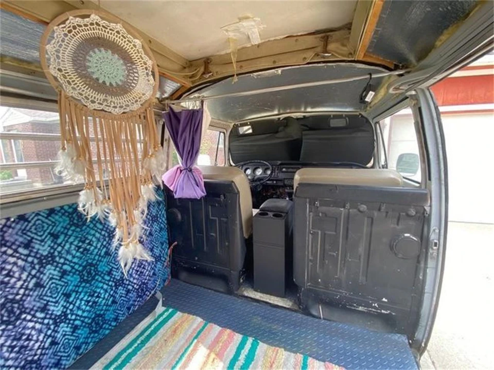 1973 Volkswagen Bay-Window Bus - Image 4 of 17