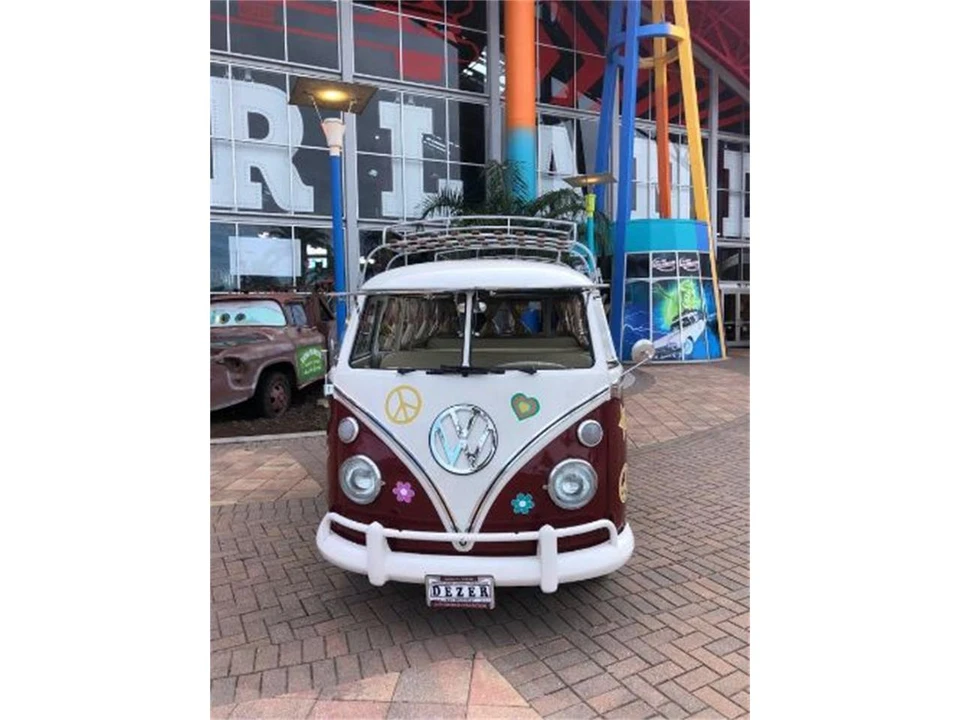 1973 Volkswagen Bay-Window Bus - Image 6 of 11