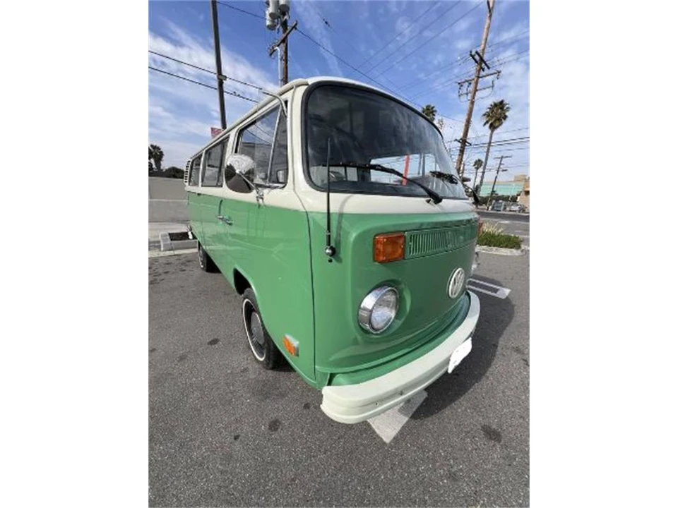 1973 Volkswagen Bay-Window Bus - Image 3 of 13