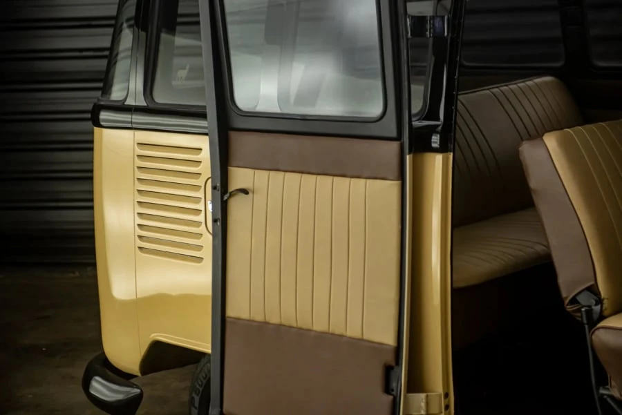1973 Volkswagen Bay-Window Bus - Image 11 of 20