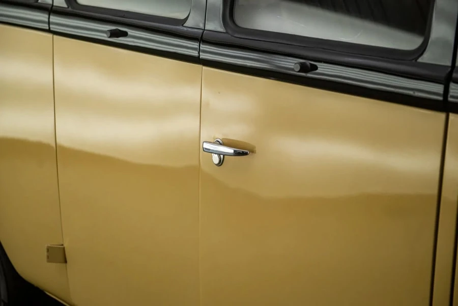 1973 Volkswagen Bay-Window Bus - Image 8 of 20