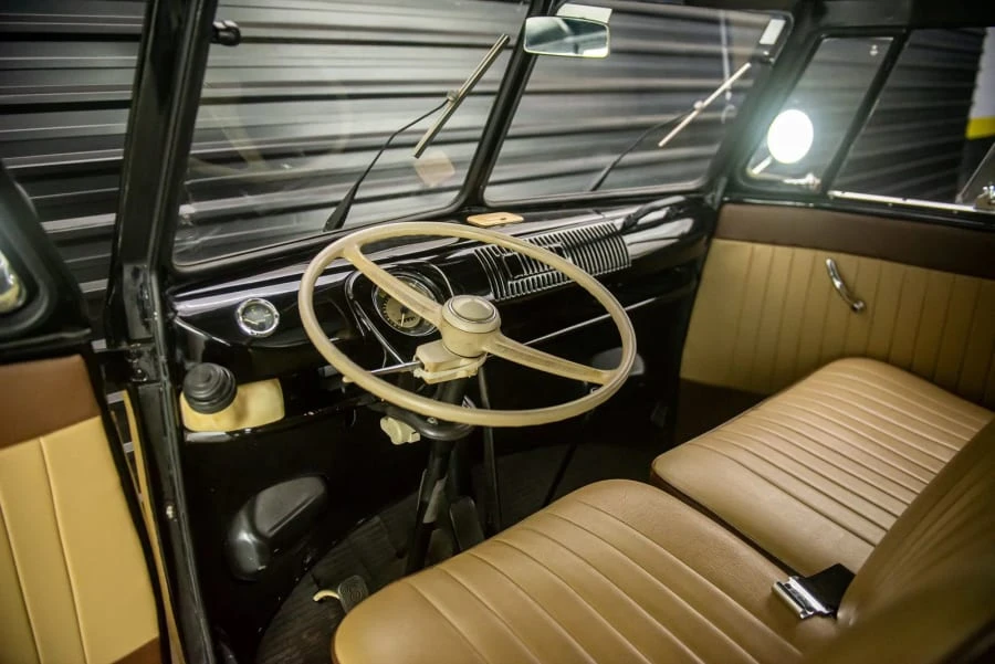 1973 Volkswagen Bay-Window Bus - Image 16 of 20
