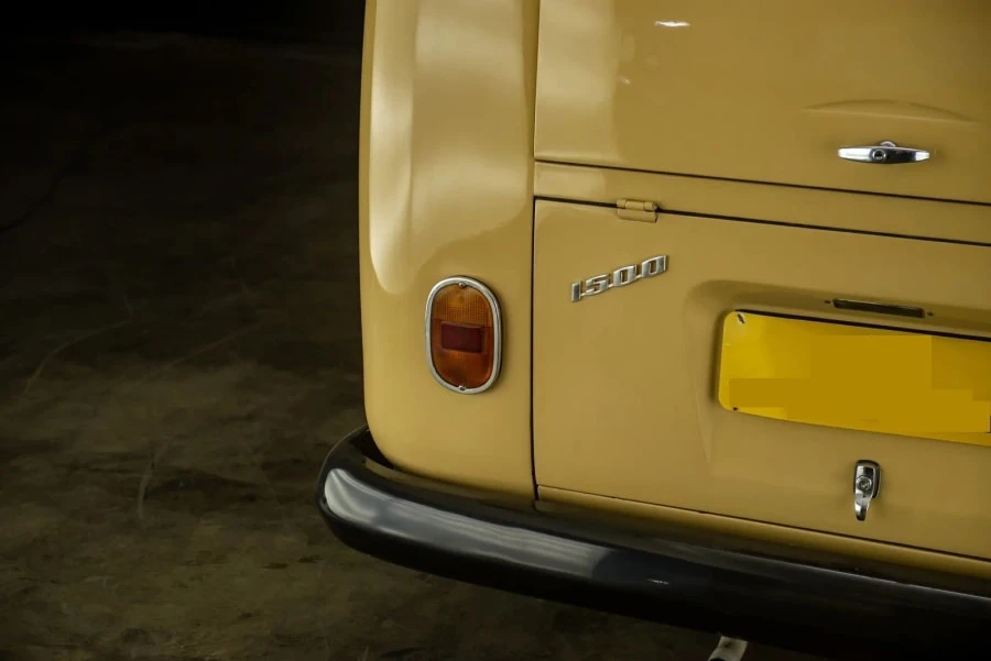 1973 Volkswagen Bay-Window Bus - Image 9 of 20