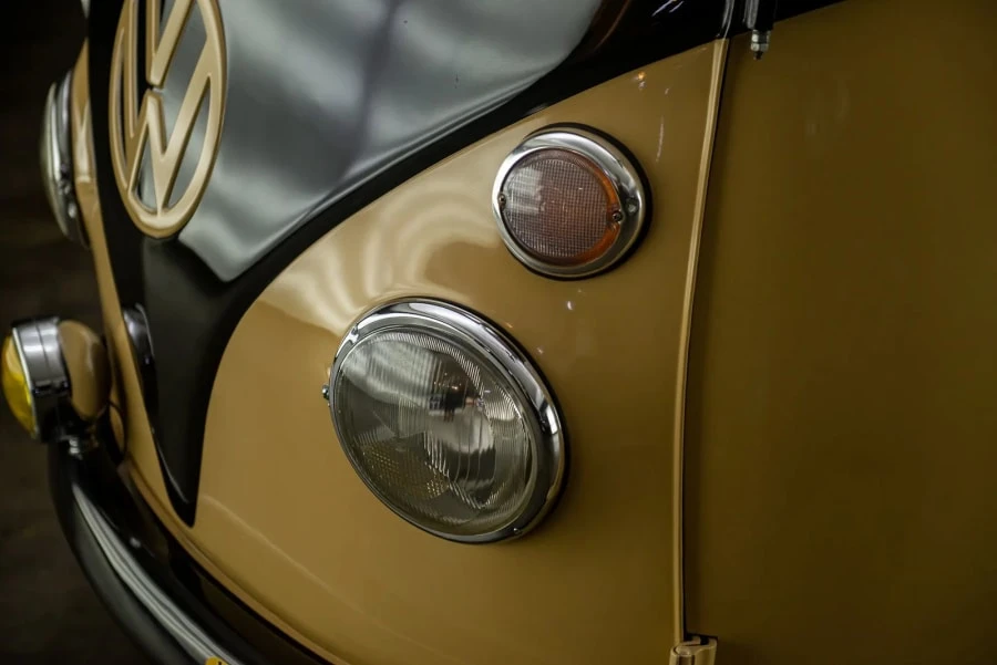 1973 Volkswagen Bay-Window Bus - Image 6 of 20