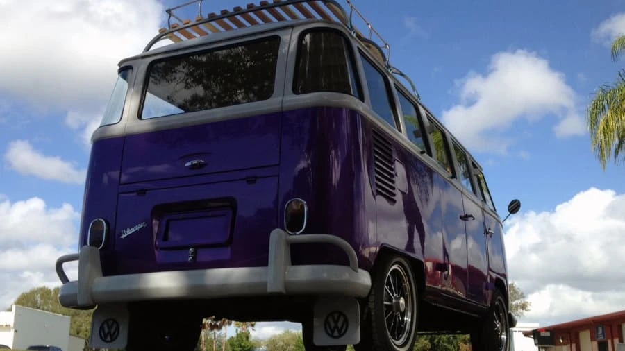 1973 Volkswagen Bay-Window Bus - Image 4 of 12