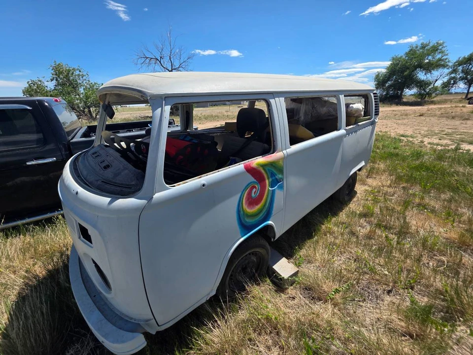 1973 Volkswagen Bay-Window Bus - Image 2 of 6
