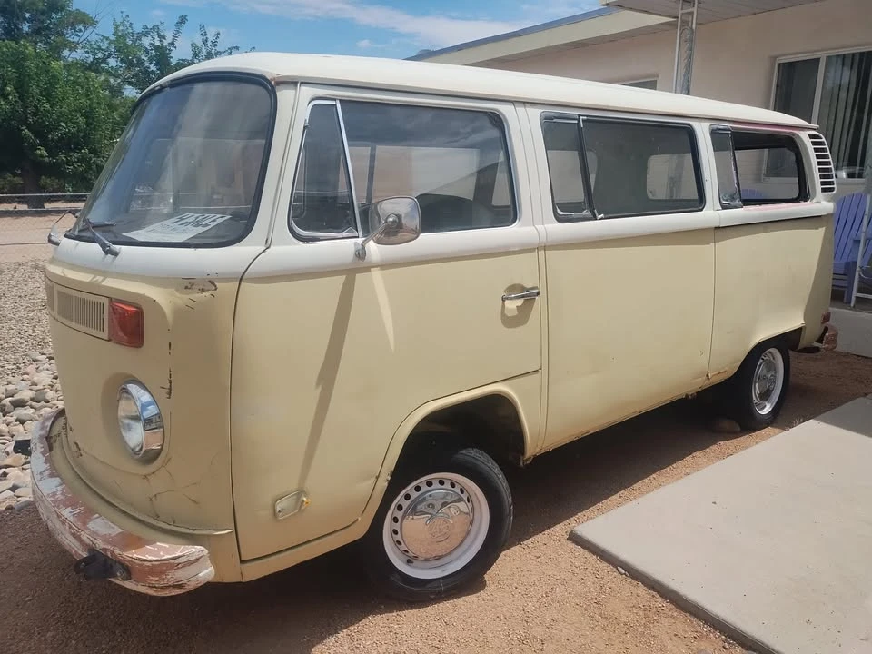 1973 Volkswagen Bay-Window Bus - Image 3 of 9