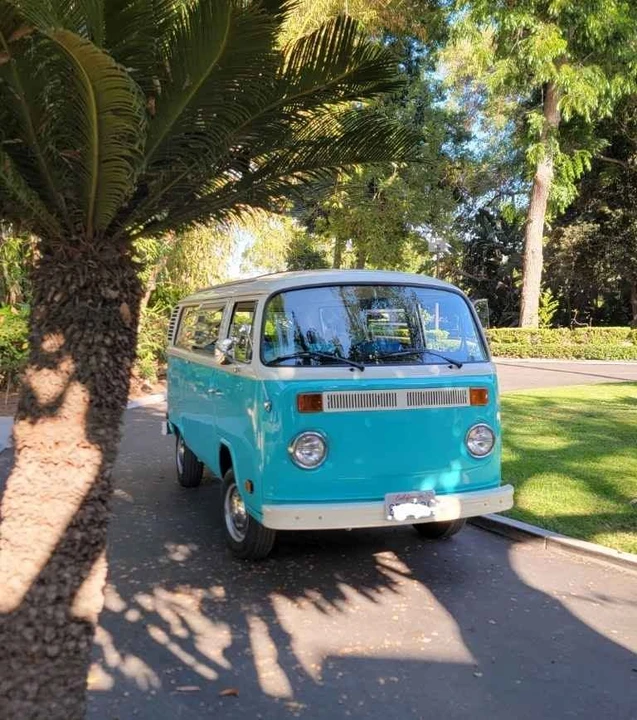 1973 Volkswagen Bay-Window Bus - Image 2 of 4
