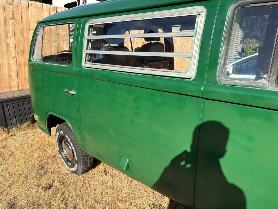 1973 Volkswagen Bay-Window Bus - Image 3 of 9
