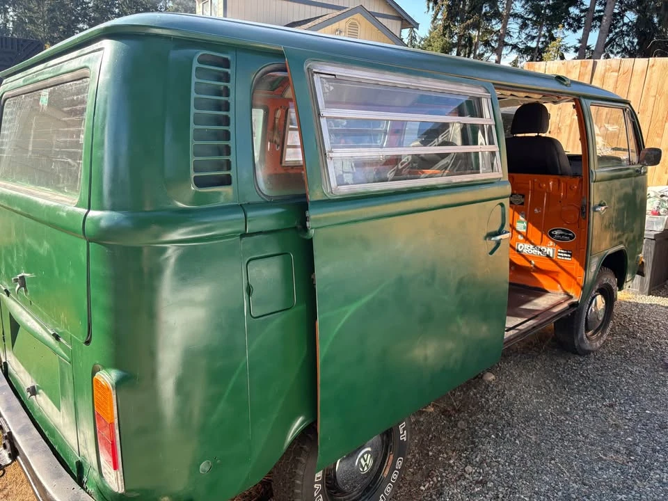 1973 Volkswagen Bay-Window Bus - Image 4 of 9