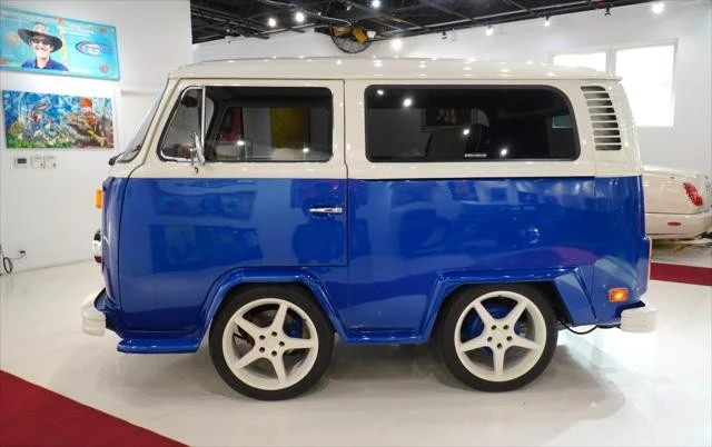 1973 Volkswagen Bay-Window Bus - Image 4 of 12