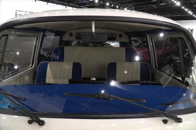 1973 Volkswagen Bay-Window Bus - Image 8 of 12