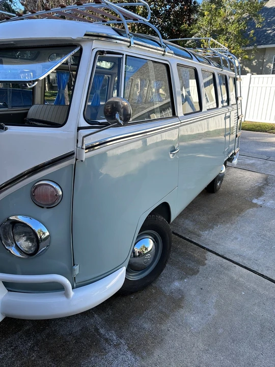 1973 Volkswagen Bay-Window Bus - Image 10 of 21