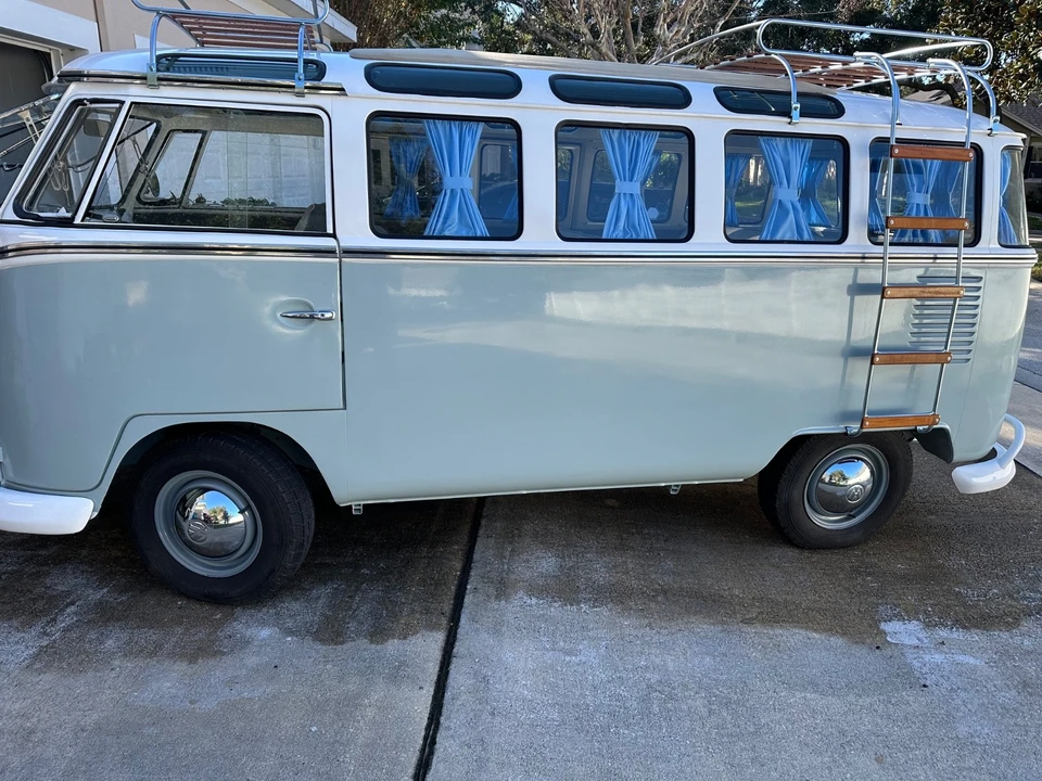 1973 Volkswagen Bay-Window Bus - Image 12 of 21