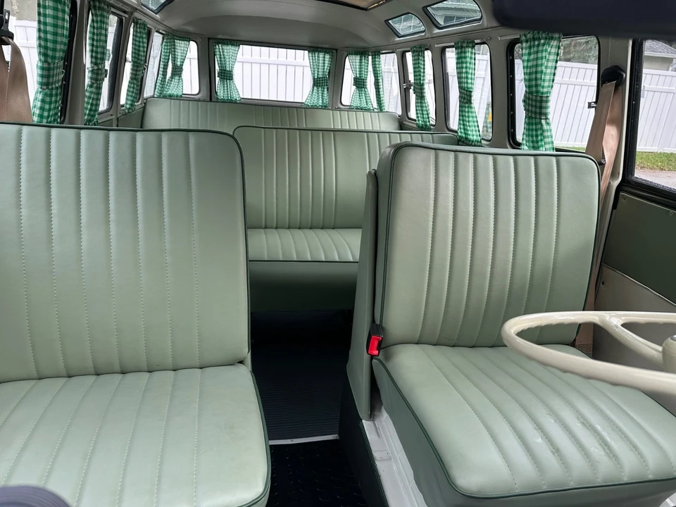 1973 Volkswagen Bay-Window Bus - Image 10 of 18