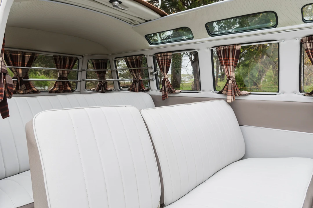 1973 Volkswagen Bay-Window Bus - Image 21 of 31