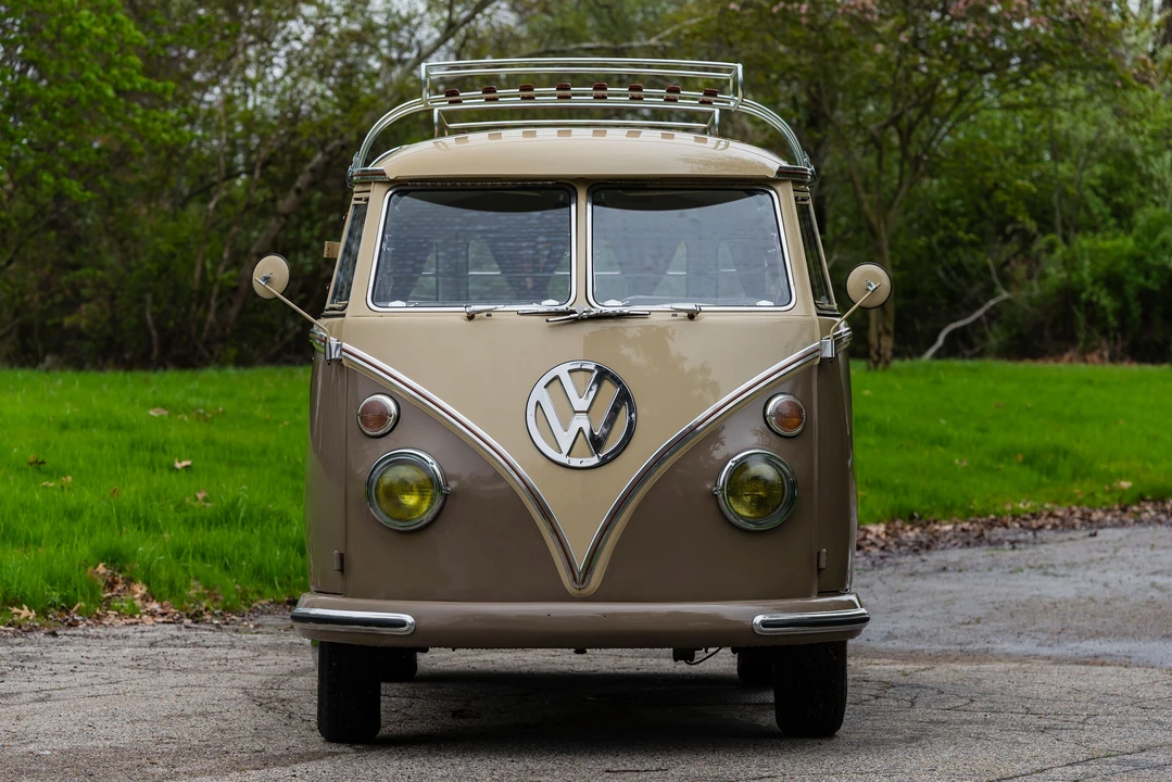 1973 Volkswagen Bay-Window Bus - Image 2 of 31