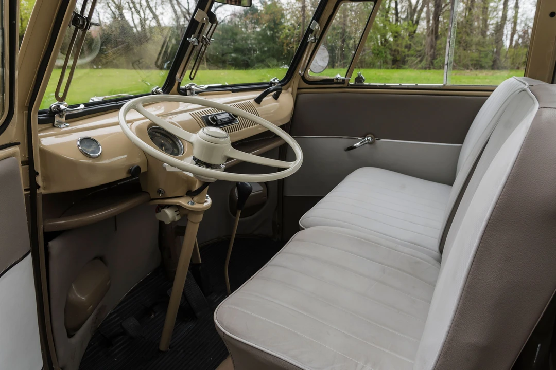 1973 Volkswagen Bay-Window Bus - Image 31 of 31