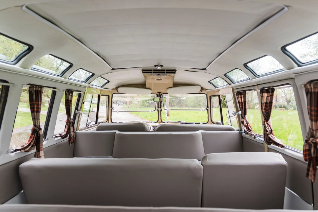 1973 Volkswagen Bay-Window Bus - Image 17 of 31