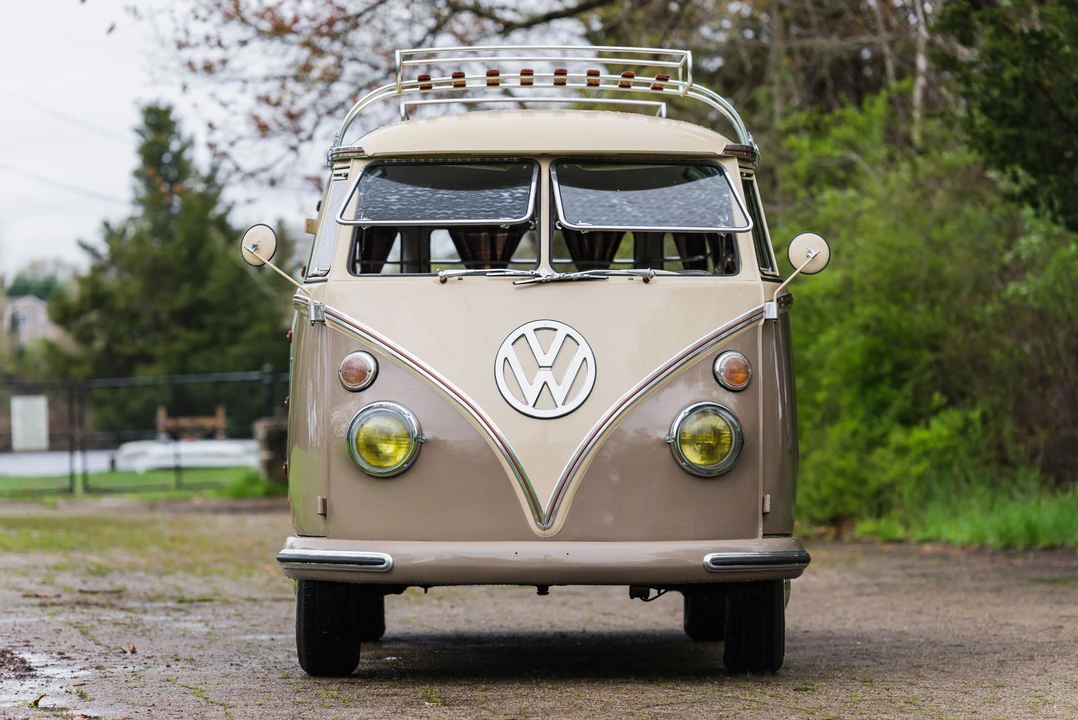 1973 Volkswagen Bay-Window Bus - Image 5 of 31