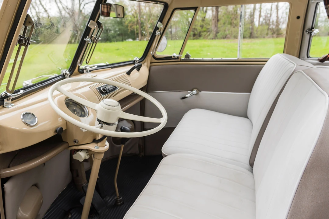 1973 Volkswagen Bay-Window Bus - Image 29 of 31