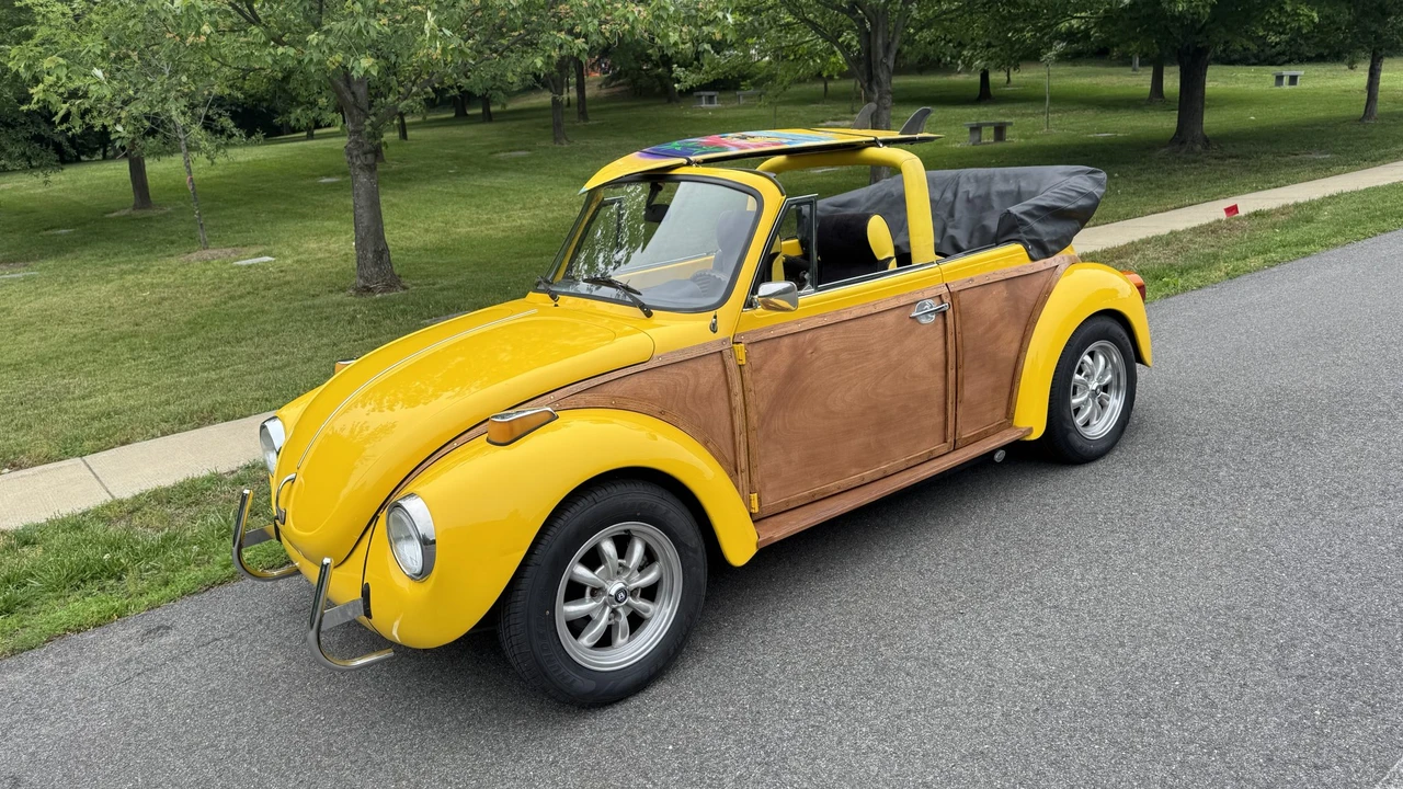 1973 Volkswagen Super Beetle - Image 2 of 31