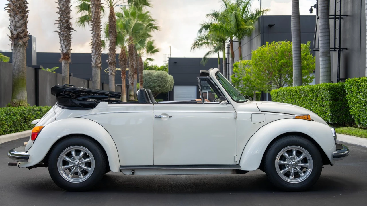 1973 Volkswagen Super Beetle - Image 10 of 31