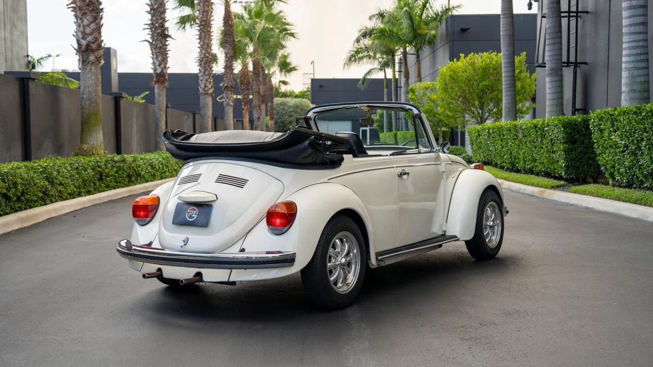 1973 Volkswagen Super Beetle - Image 9 of 31