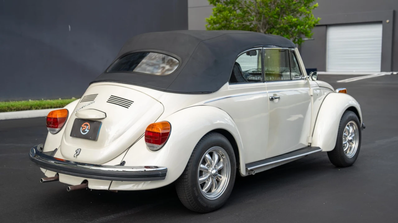 1973 Volkswagen Super Beetle - Image 16 of 31