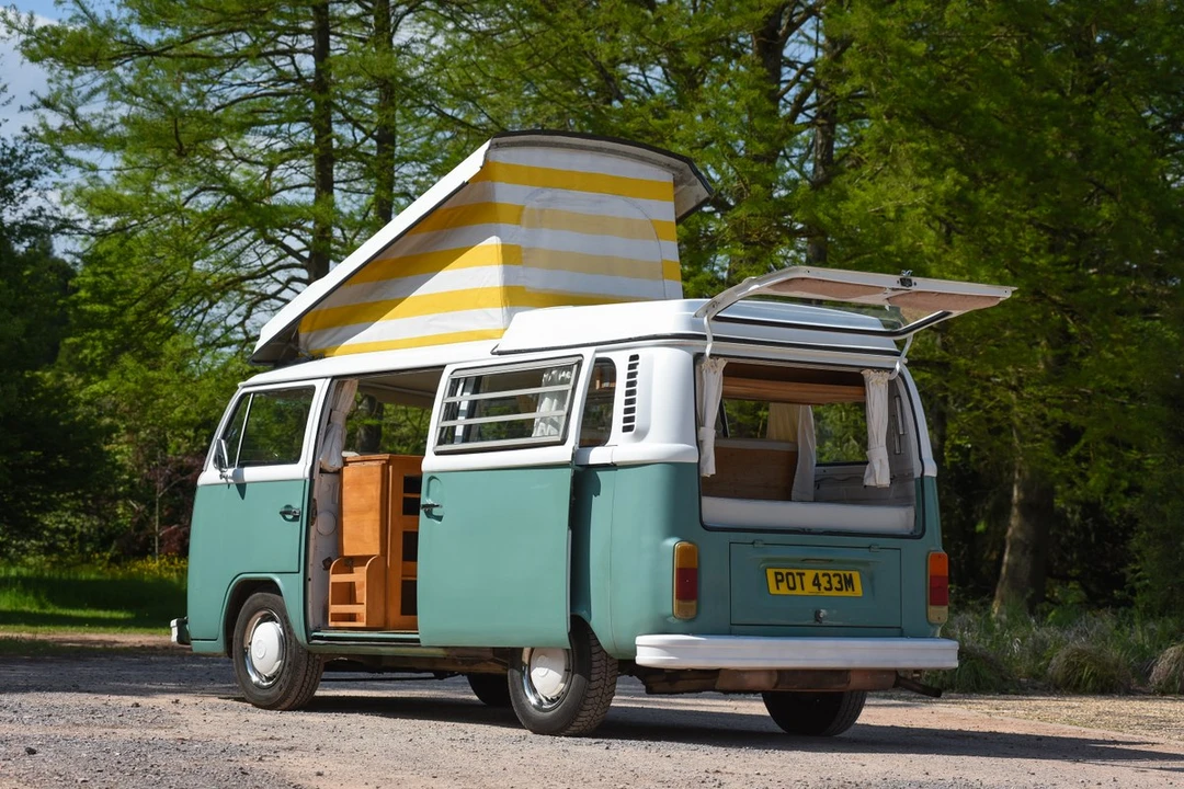 1973 Volkswagen Bay-Window Bus - Image 19 of 30