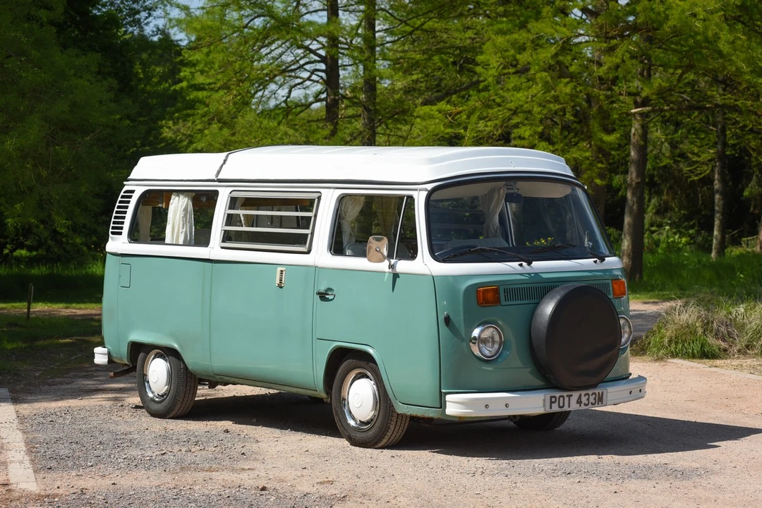 1973 Volkswagen Bay-Window Bus - Image 10 of 30