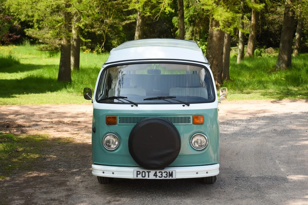 1973 Volkswagen Bay-Window Bus - Image 7 of 30
