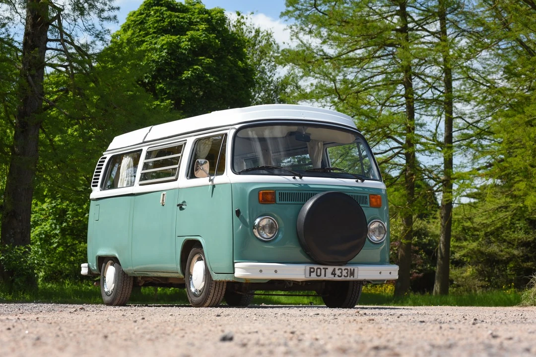 1973 Volkswagen Bay-Window Bus - Image 2 of 30