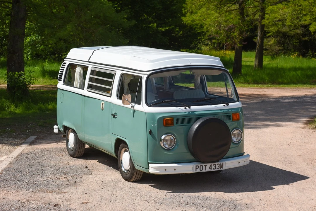 1973 Volkswagen Bay-Window Bus - Image 4 of 30