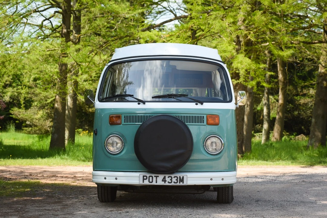 1973 Volkswagen Bay-Window Bus - Image 8 of 30