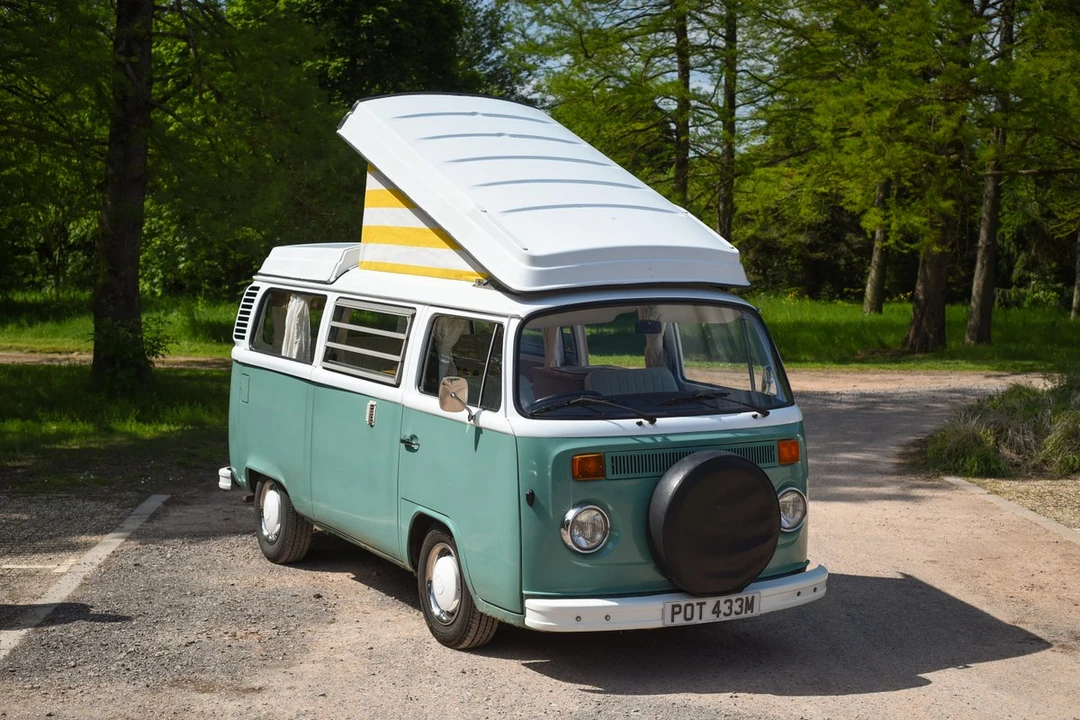 1973 Volkswagen Bay-Window Bus - Image 16 of 30
