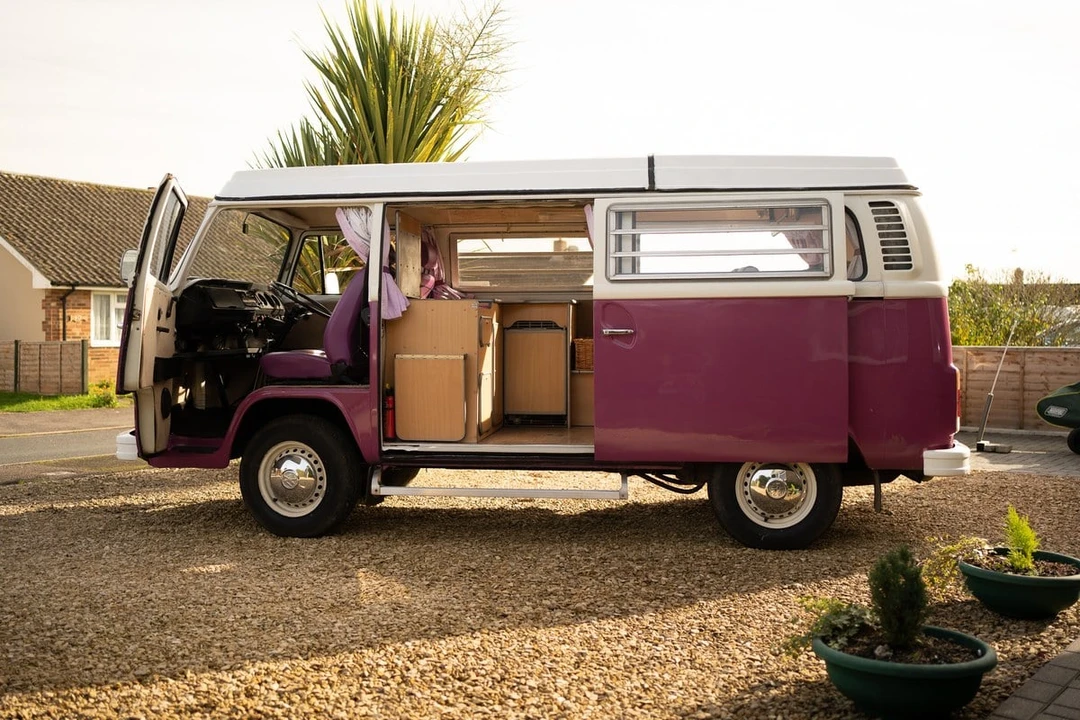 1973 Volkswagen Bay-Window Camper - Image 2 of 30