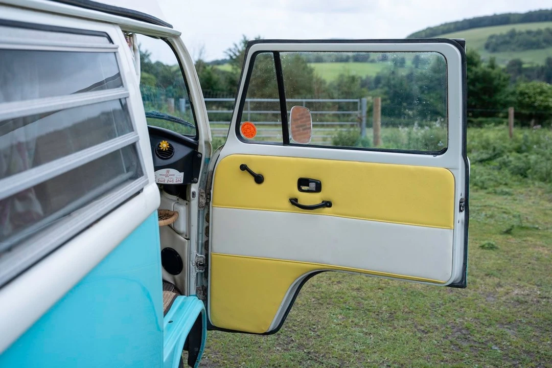 1973 Volkswagen Bay-Window Camper - Image 15 of 31