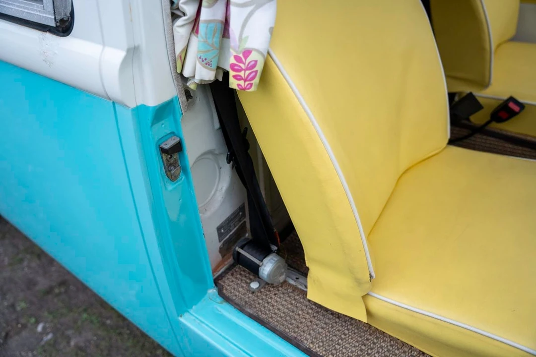 1973 Volkswagen Bay-Window Camper - Image 21 of 31