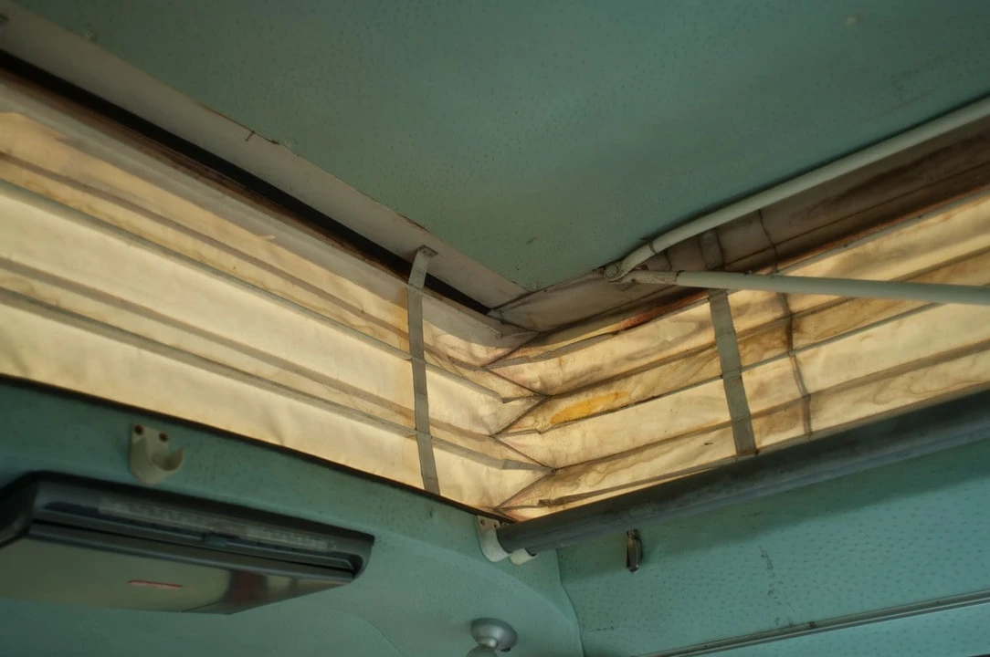 1973 Volkswagen Bay-Window Camper - Image 16 of 30
